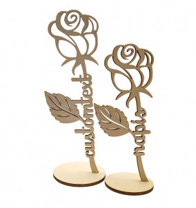 Holzrose mit personalisierter Inschrift / Text - Einzigartiges Geschenk