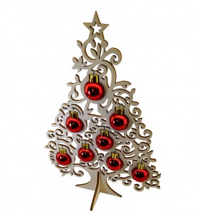 Weihnachtsdekoration - Weihnachtsbaum aus Holz mit Ornamenten.